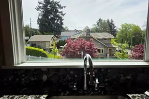 7652 East Green Lake Dr N, Seattle, WA 98103 - Photo 37