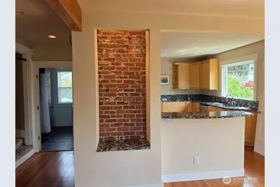 7652 E Green Lake Drive N, Seattle, WA 98103 - Photo 17