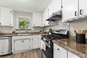 720 NW Hyak Dr, Oak Harbor, WA 98277 - Photo 13