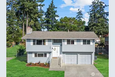 720 NW Hyak Drive, Oak Harbor, WA 98277 - Photo 1