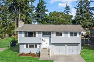 720 NW Hyak Dr, Oak Harbor, WA 98277 - Photo 1