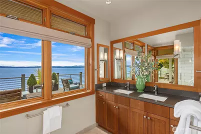 2481 Perkins Lane W, Seattle, WA 98199 - Photo 27