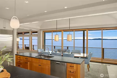 2481 Perkins Lane W, Seattle, WA 98199 - Photo 19