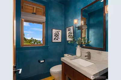 2481 Perkins Lane W, Seattle, WA 98199 - Photo 11