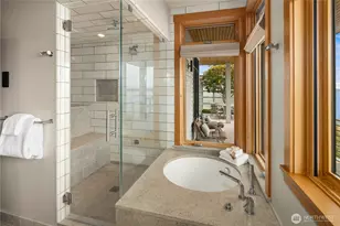 2481 Perkins Ln W, Seattle, WA 98199 - Photo 29