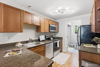 1011 156th Avenue NE #207, Bellevue, WA 98007 - Photo 15