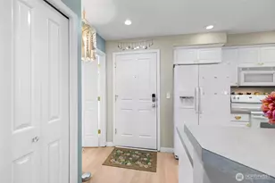 12034 15th Ave NE, Seattle, WA 98125 - Photo 3