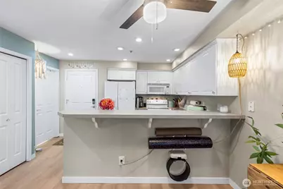 12034 15th Avenue NE #103, Seattle, WA 98125 - Photo 5