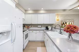 12034 15th Ave NE, Seattle, WA 98125 - Photo 7