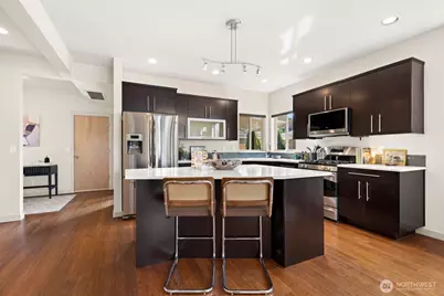 719 N 101st Street, Seattle, WA 98133 - Photo 7