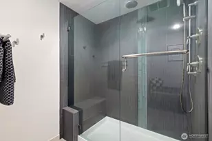 719 N 101st St, Seattle, WA 98133 - Photo 15