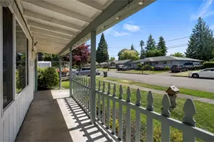 1005 20th St SE, Auburn, WA 98002 - Photo 3