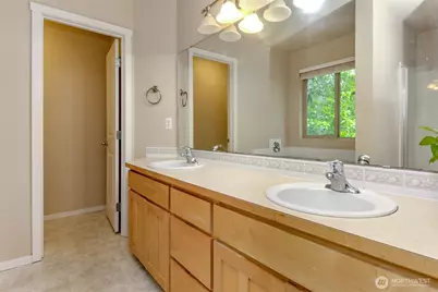 9506 10th Avenue E, Tacoma, WA 98445 - Photo 19
