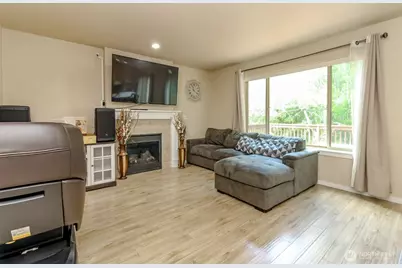 9506 10th Avenue E, Tacoma, WA 98445 - Photo 9