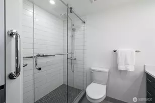 100 Ward St, Seattle, WA 98109 - Photo 11