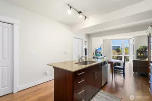 699 John St, Seattle, WA 98109 - Photo 5
