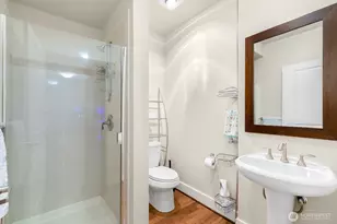 699 John St, Seattle, WA 98109 - Photo 15