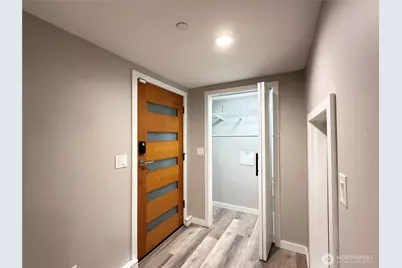 11006 83 Avenue NE #B, Kirkland, WA 98034 - Photo 9