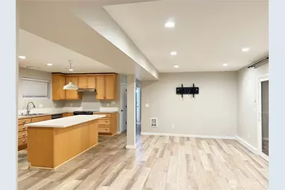 11006 83 Avenue NE #B, Kirkland, WA 98034 - Photo 3