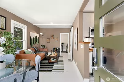 917 NE 72nd Street, Seattle, WA 98115 - Photo 3