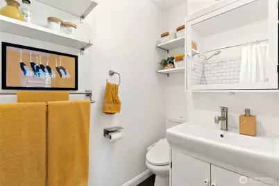 917 NE 72nd Street, Seattle, WA 98115 - Photo 15