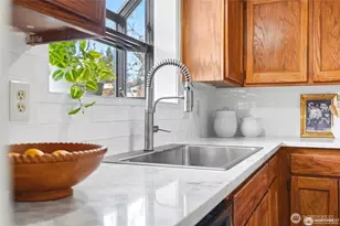 3519 NE 95th St, Seattle, WA 98115 - Photo 3
