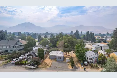 504 Ramona Avenue, Wenatchee, WA 98801 - Photo 1