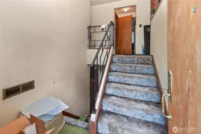 10504 12th Avenue NW, Seattle, WA 98177 - Photo 11