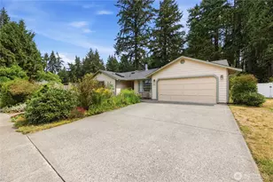 8324 Lake Forest Dr SE, Olympia, WA 98503 - Photo 3