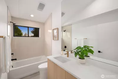 9024 Corliss Avenue N, Seattle, WA 98103 - Photo 29