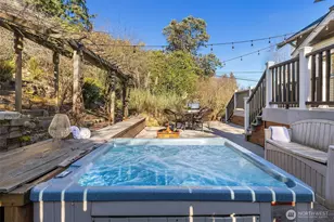 4015 SW Hudson St, Seattle, WA 98116 - Photo 9