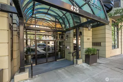 425 Vine Street #706, Seattle, WA 98121 - Photo 3