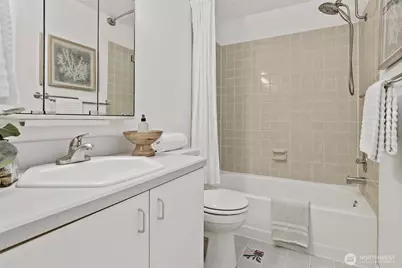 10501 8th Avenue NE #406, Seattle, WA 98125 - Photo 23