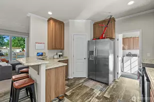 12813 Ridge Cir E, Bonney Lake, WA 98391 - Photo 11