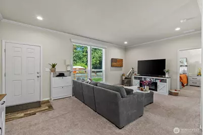12813 Ridge Cir E, Bonney Lake, WA 98391 - Photo 5