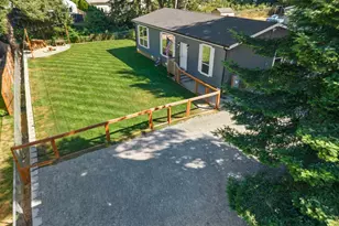 12813 Ridge Cir E, Bonney Lake, WA 98391 - Photo 3