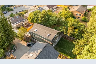 10530 Ashworth Avenue N #B, Seattle, WA 98133 - Photo 29