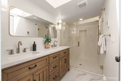 10530 Ashworth Avenue N #B, Seattle, WA 98133 - Photo 21