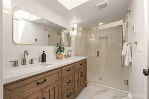 10530 Ashworth Ave N, Seattle, WA 98133 - Photo 21