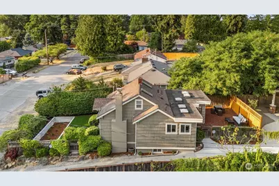 10530 Ashworth Avenue N, Seattle, WA 98133 - Photo 25