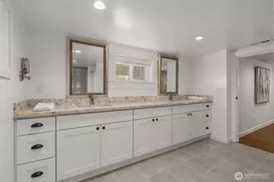 10530 Ashworth Ave N, Seattle, WA 98133 - Photo 19