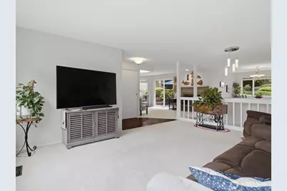 2012 Lincoln Circle Circle SE, Renton, WA 98055 - Photo 5
