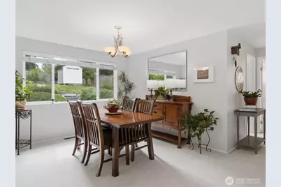 2012 Lincoln Circle Circle SE, Renton, WA 98055 - Photo 9