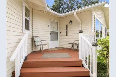 2012 Lincoln Circle Circle SE, Renton, WA 98055 - Photo 3