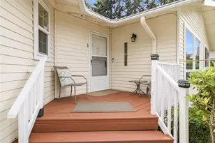 2012 Lincoln Circle Circle SE, Renton, WA 98055 - Photo 3