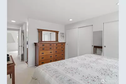 2012 Lincoln Circle Circle SE, Renton, WA 98055 - Photo 15