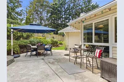 2012 Lincoln Circle Circle SE, Renton, WA 98055 - Photo 29