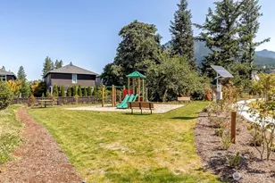 587 SE 12th Pl, North Bend, WA 98045 - Photo 33