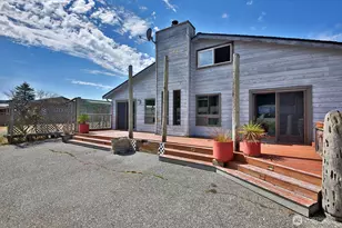 3705 Steelhead Dr, Greenbank, WA 98253 - Photo 5
