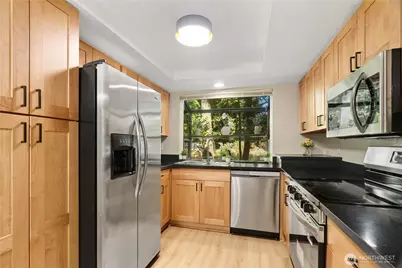 11506 NE 128th Street #22, Kirkland, WA 98034 - Photo 5